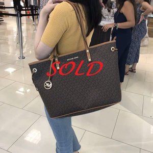 Michael Kors Jet Set Drawstring TZ Tote MK Brown